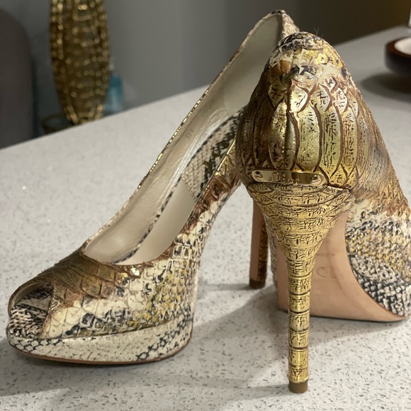 Dior heels with platform. - Picture 1 of 3